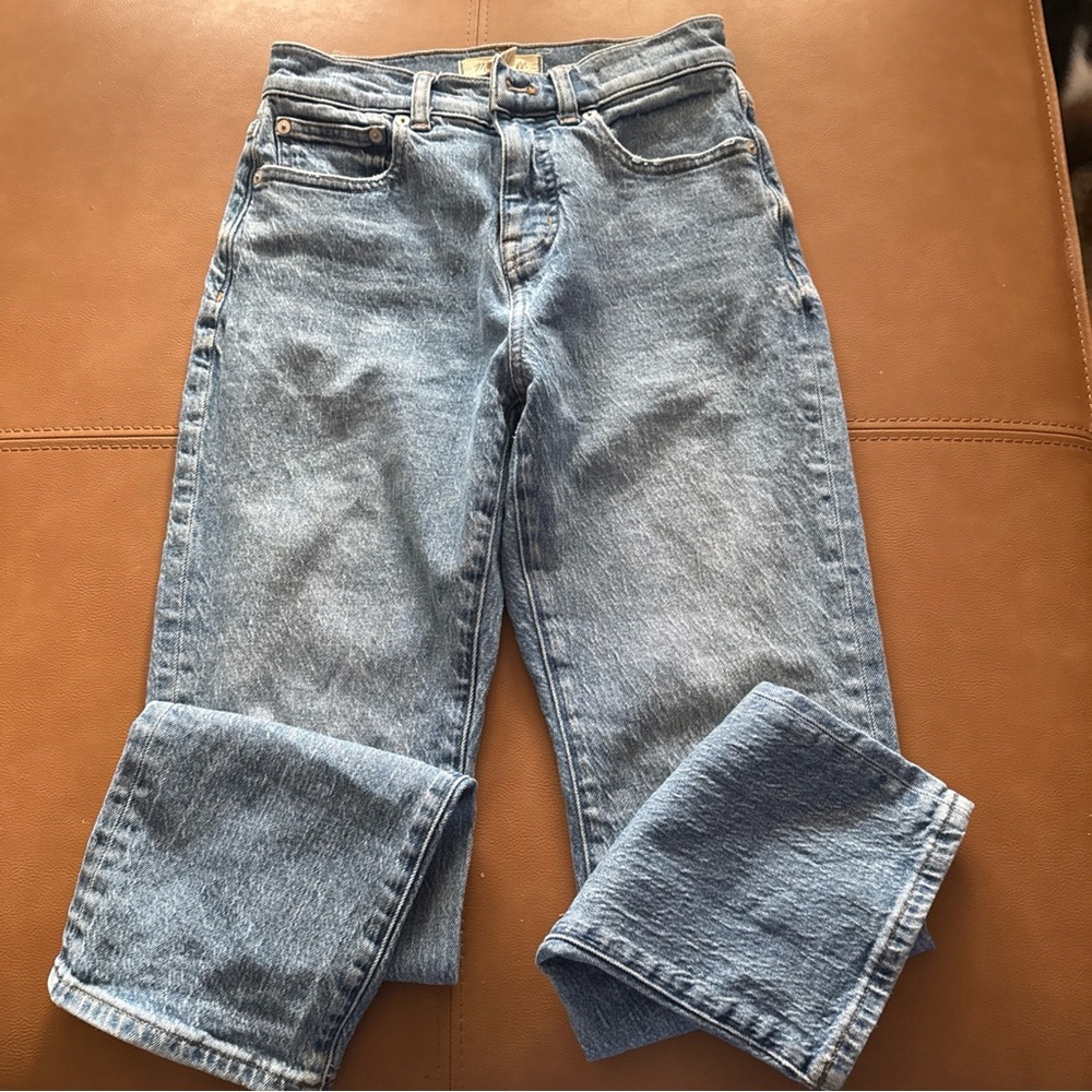 Madewell 90s Straight Jeans Size 25P. Excellent Condition.